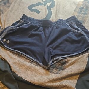 Under Armour Navy Women's Athletic Shorts with Contrast Trim Med Great Condition
